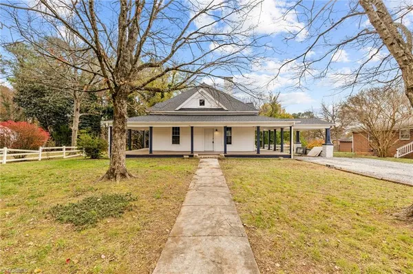 $299,000 | 328 East Raleigh Avenue, Liberty, NC 27298