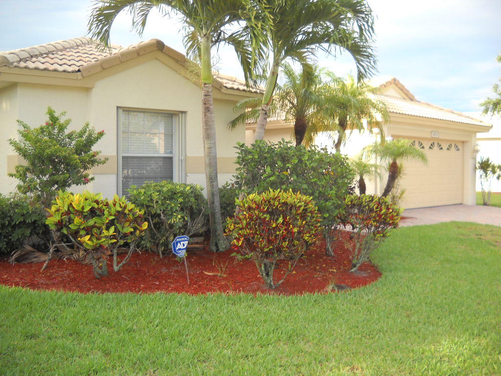 12831 Maypan Drive Boca Raton, FL 33428 - Photo 14 of 30 side view of front