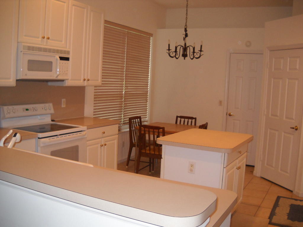 12831 Maypan Drive Boca Raton, FL 33428 - Photo 15 of 30 kitchen with eat-in area