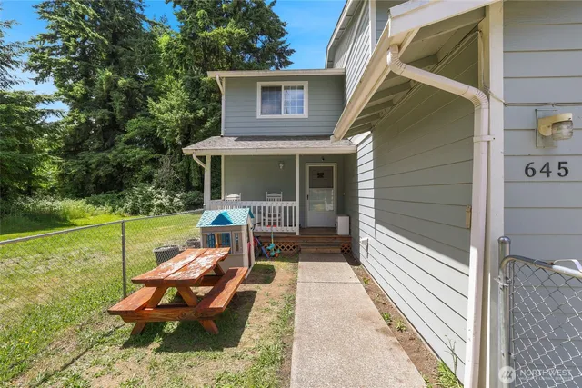 $698,000 | 643 School Street Southeast, Lacey, WA 98503