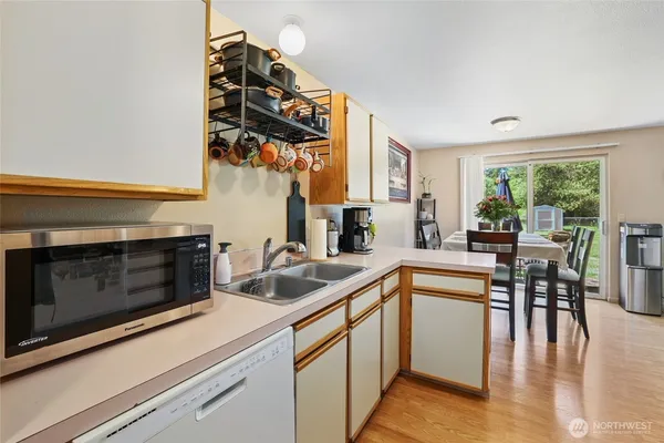 $689,000 | 643 School Street Southeast, Lacey, WA 98503