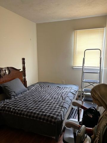 $1,225,000 | 40 Houghton Street, Somerville, MA 02143