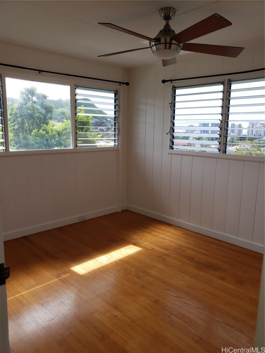 2313 Star Road, Unit A Honolulu, HI 96813 - Photo 15 of 21 a view of an empty room with a window