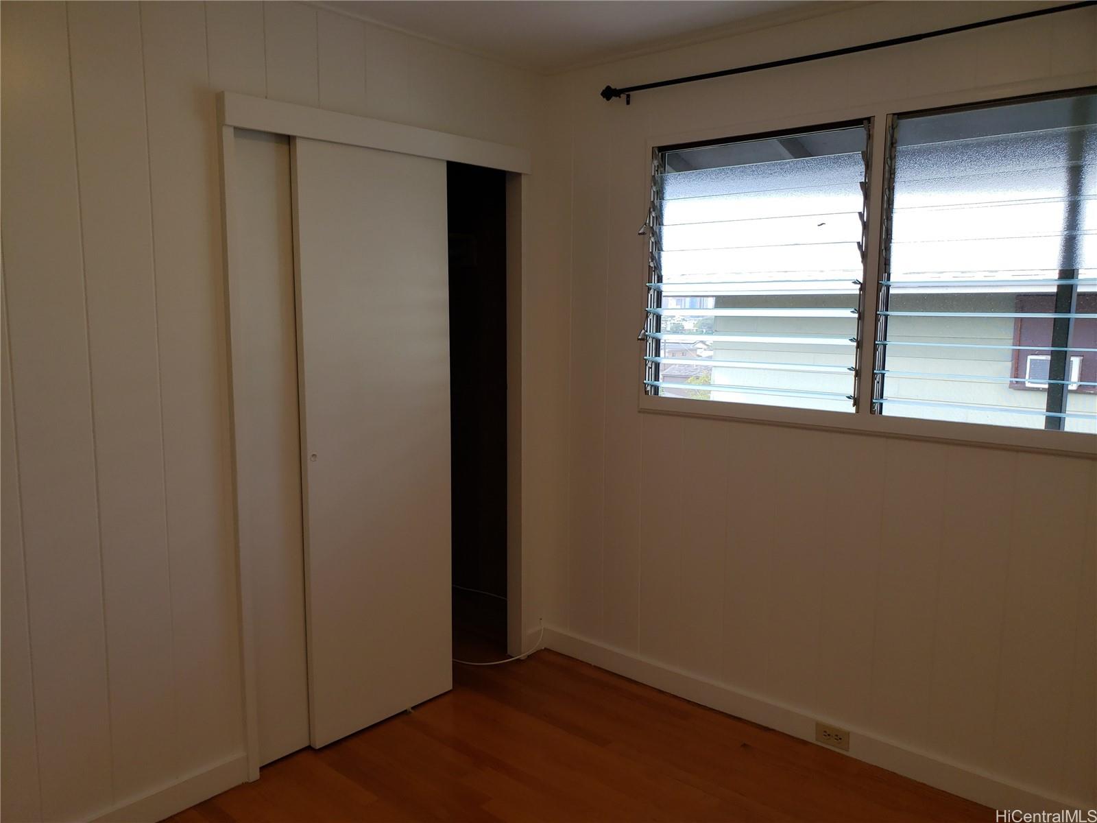 2313 Star Road, Unit A Honolulu, HI 96813 - Photo 17 of 21 an empty room with a window