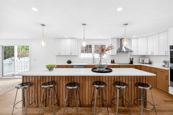 $1,388,888 | 445 Salem Street, North Andover, MA 01845