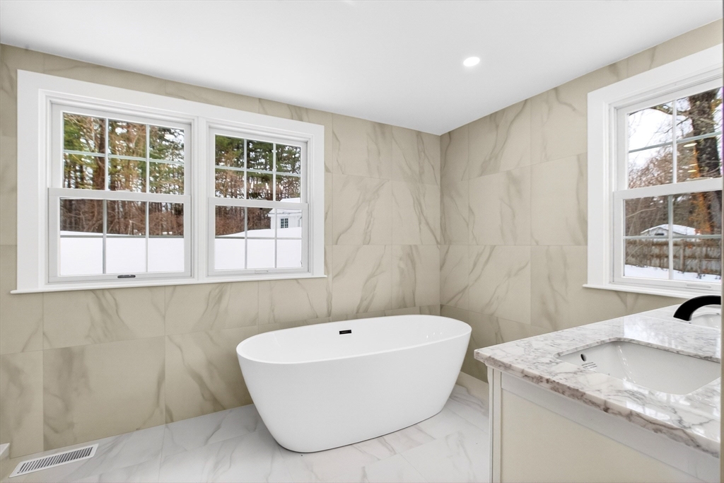 445 Salem Street North Andover, MA 01845 - Photo 18 of 42