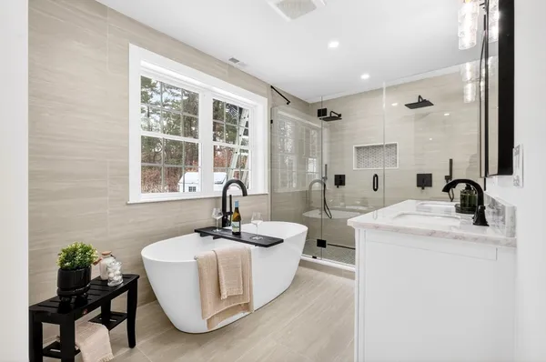 $1,388,888 | 445 Salem Street, North Andover, MA 01845