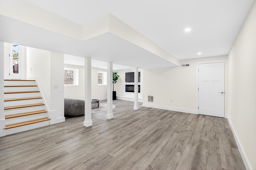 445 Salem Street North Andover, MA 01845 - Photo 37 of 42