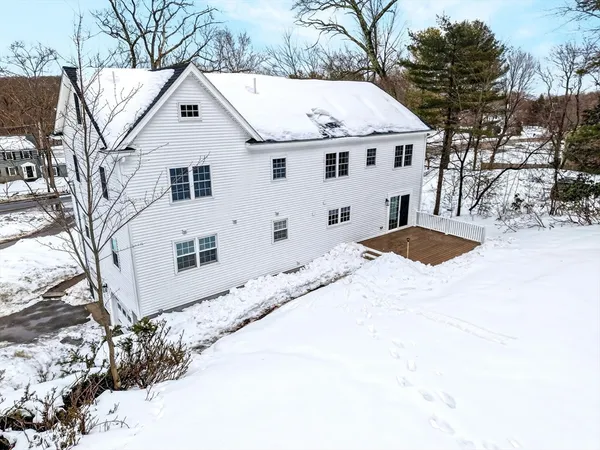 $1,388,888 | 445 Salem Street, North Andover, MA 01845