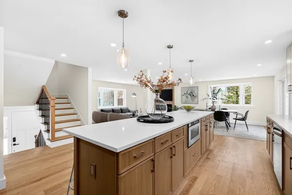$1,388,888 | 445 Salem Street, North Andover, MA 01845