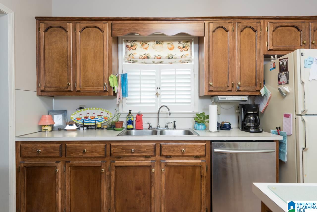 1009 Colonial Drive Alabaster, AL 35007 - Photo 8 of 37