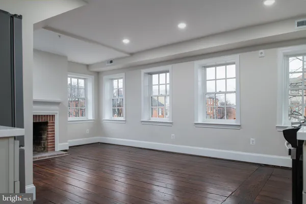 $2,450 | 1 East Montgomery Street, Unit 2, Baltimore, MD 21230