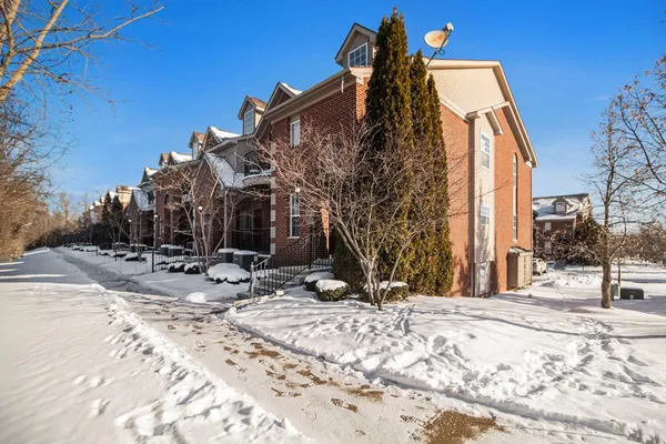 $359,000 | 217 West Oakbrook Drive, Ann Arbor, MI 48103