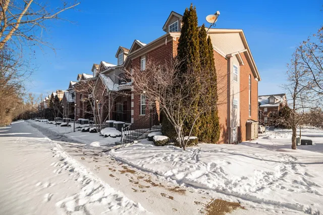 $369,000 | 217 West Oakbrook Drive, Ann Arbor, MI 48103