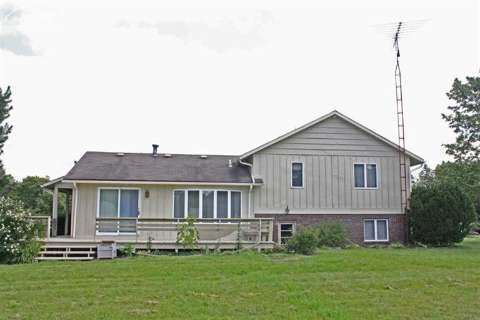 12126 South Linden Road Linden, MI 48451 - Photo 18 of 22 20374217-17.JPG