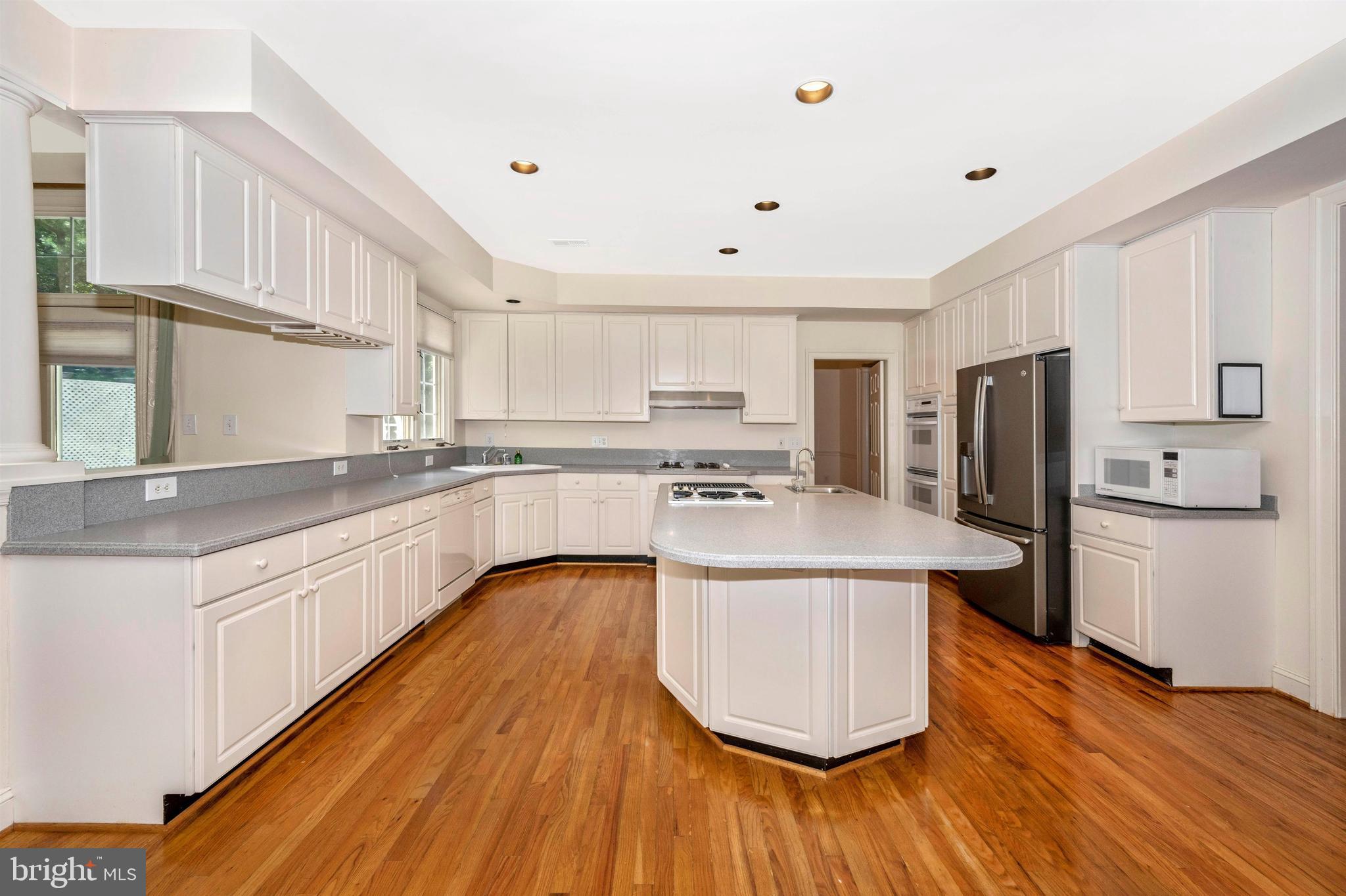 12210 Falls Road Potomac, MD 20854 - Photo 13 of 63 Gallery Image 13