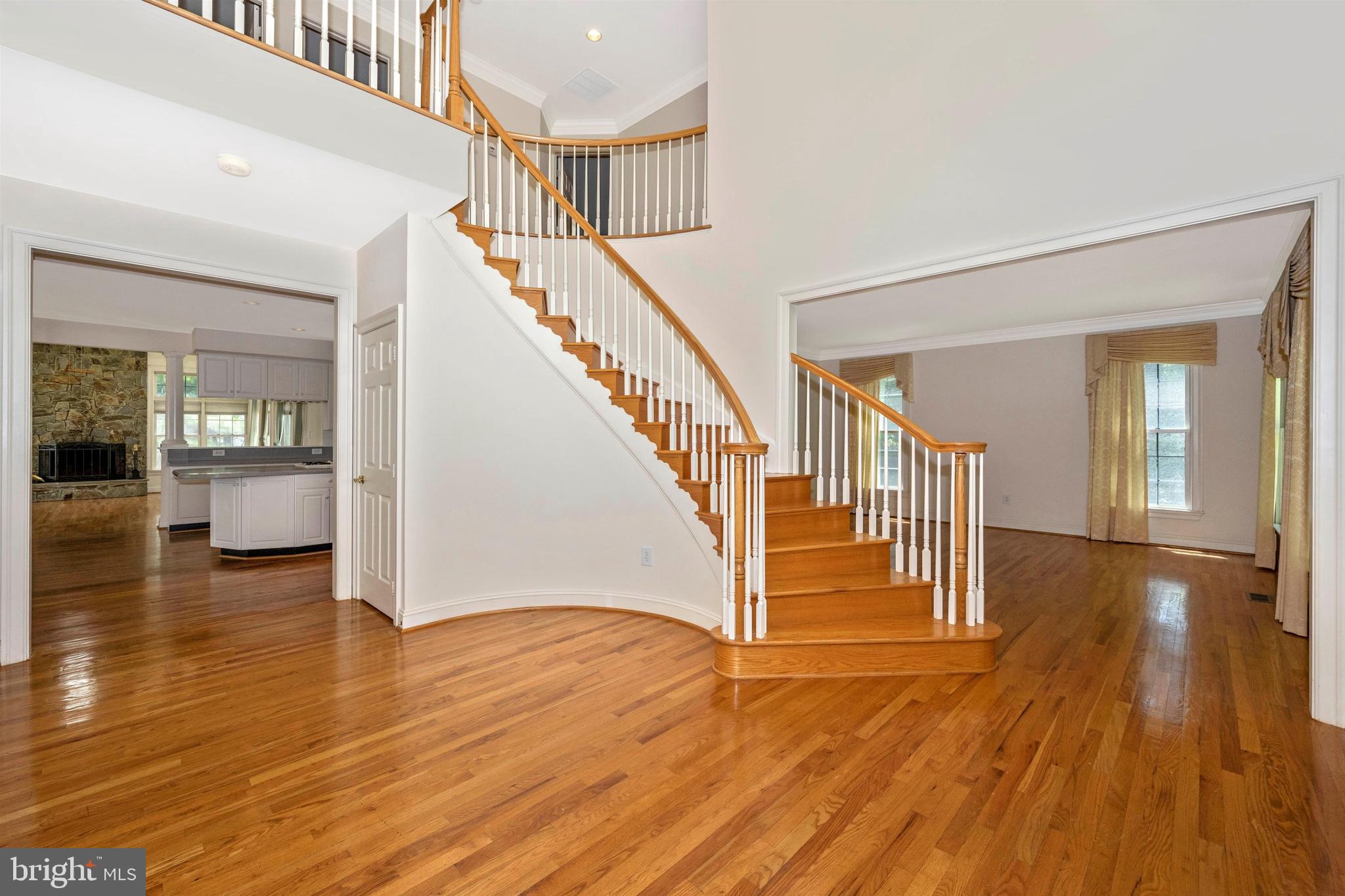 12210 Falls Road Potomac, MD 20854 - Photo 5 of 63 Gallery Image 5