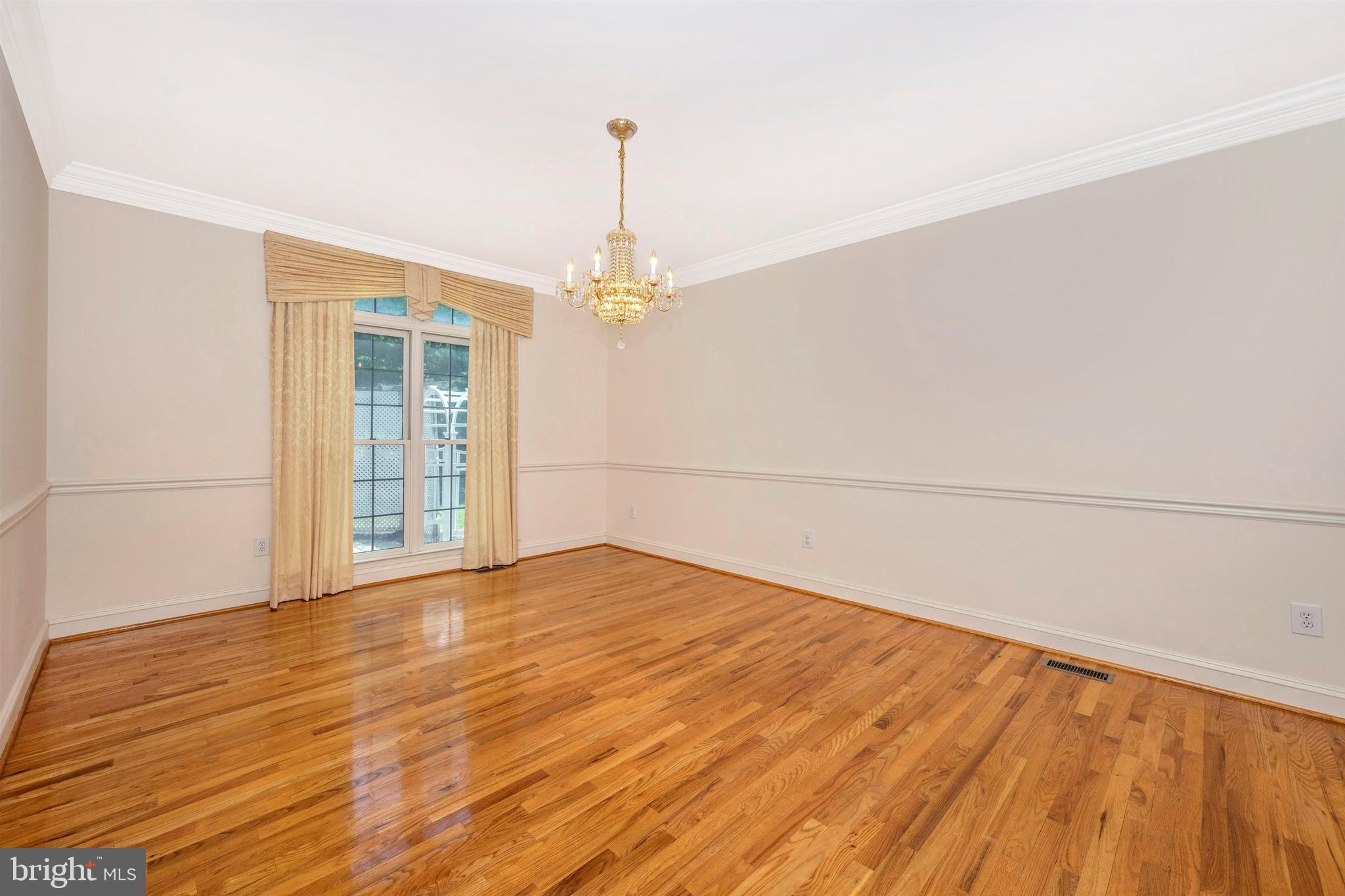 12210 Falls Road Potomac, MD 20854 - Photo 9 of 63 Gallery Image 9