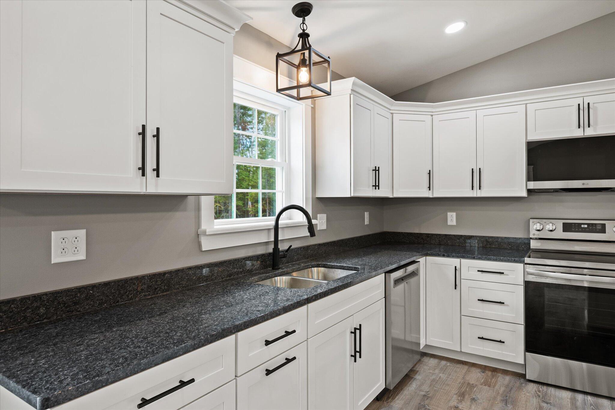 633 Streamside Avenue Bangor, ME 04401 - Photo 19 of 54 IMG_7420