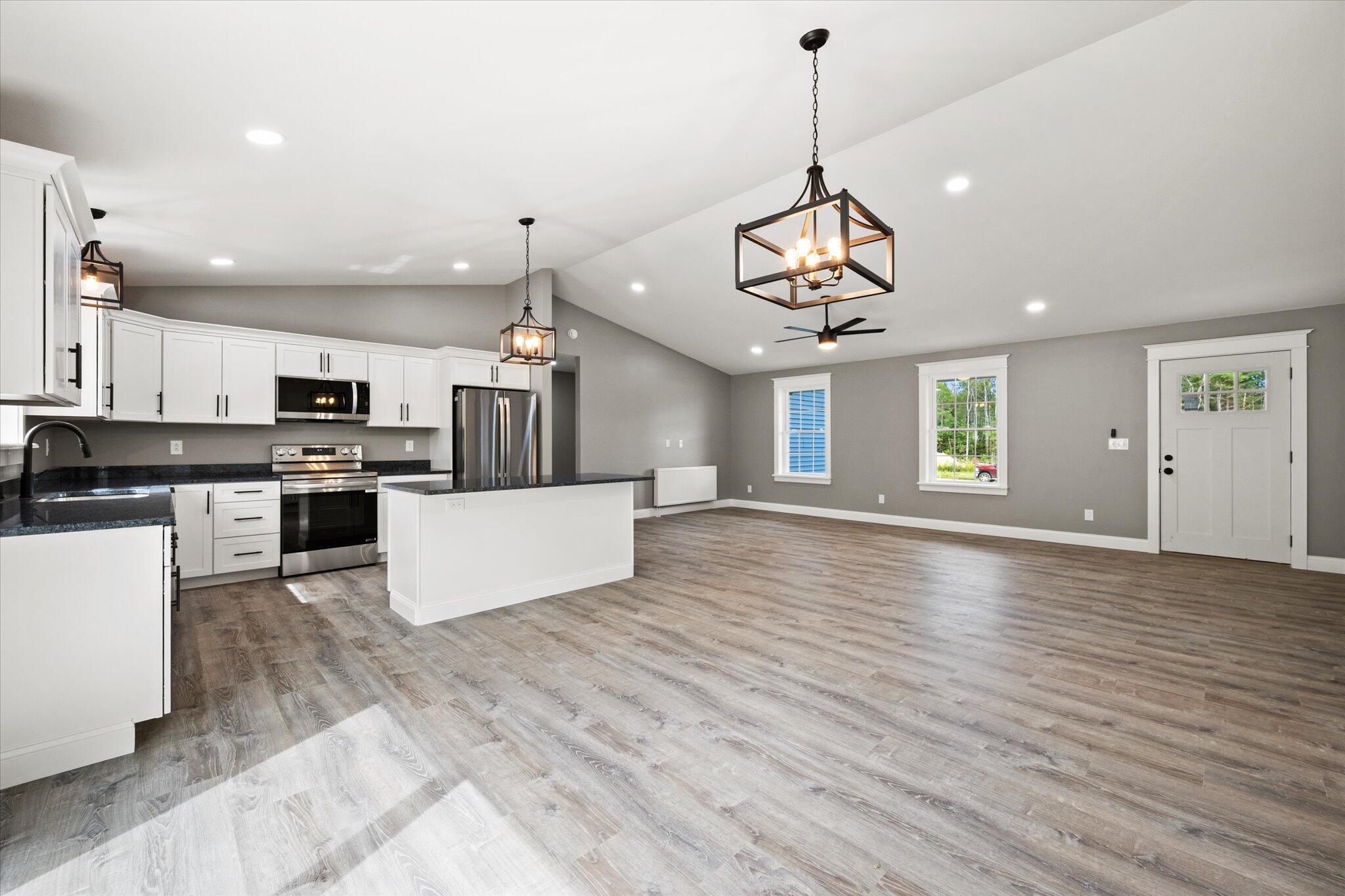 633 Streamside Avenue Bangor, ME 04401 - Photo 25 of 54 IMG_7425