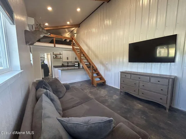 $734,900 | 2347 Mcarthur Lake Road, Naples, ID 83847