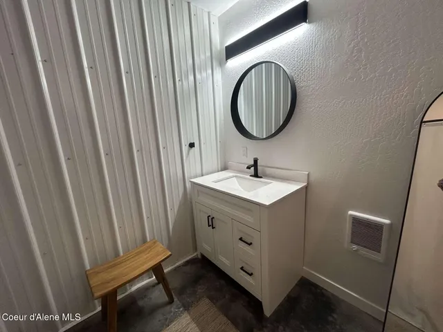 $734,900 | 2347 Mcarthur Lake Road, Naples, ID 83847