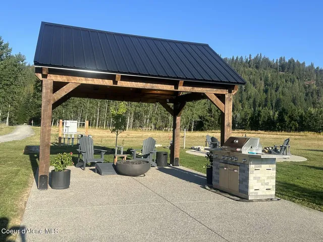 $734,900 | 2347 Mcarthur Lake Road, Naples, ID 83847