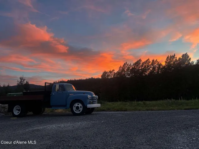 $734,900 | 2347 Mcarthur Lake Road, Naples, ID 83847