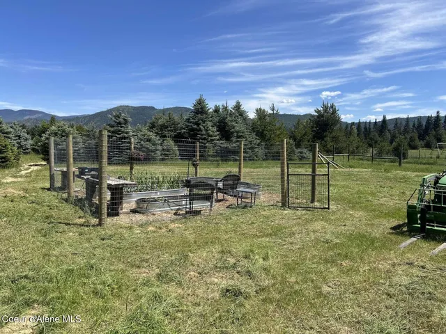 $734,900 | 2347 Mcarthur Lake Road, Naples, ID 83847