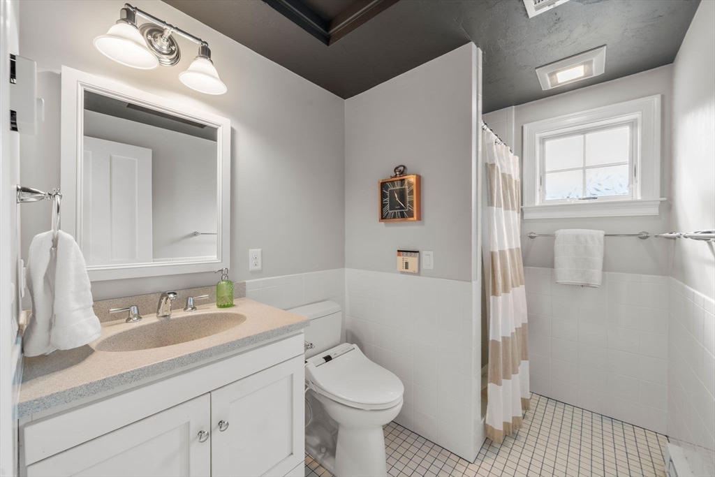 280 Harbor Point Road, Unit 280 Barnstable, MA 02675 - Photo 13 of 20