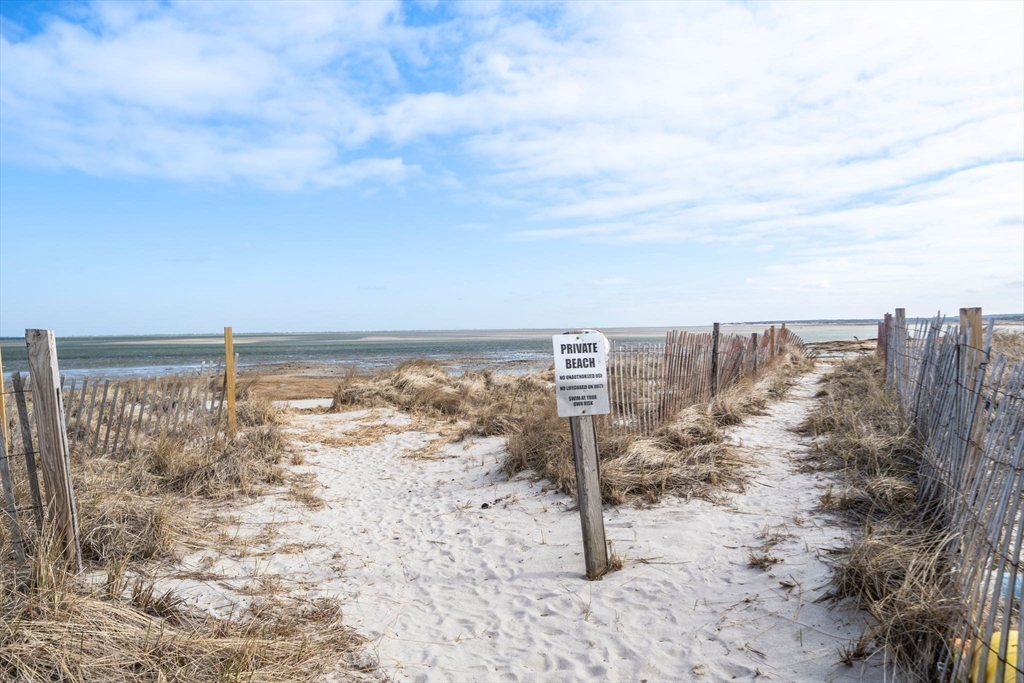 280 Harbor Point Road, Unit 280 Barnstable, MA 02675 - Photo 14 of 20