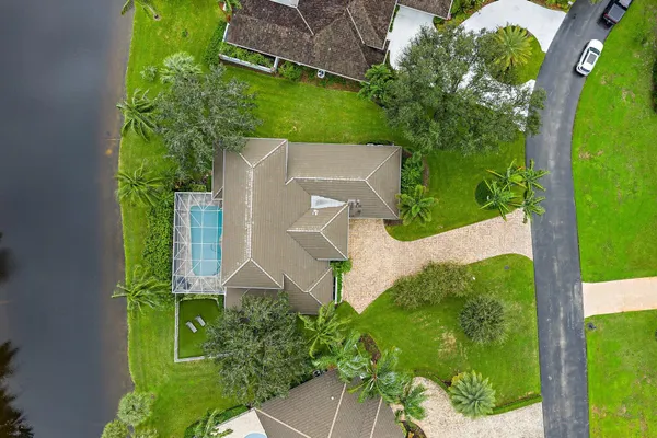 $1,850,000 | 18647 Southeast Lakeside Way, Jupiter, FL 33469