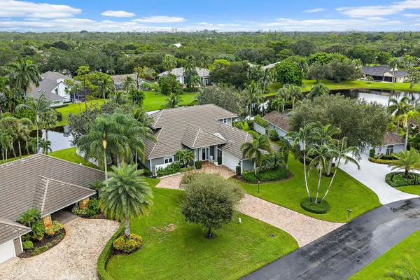$1,850,000 | 18647 Southeast Lakeside Way, Jupiter, FL 33469
