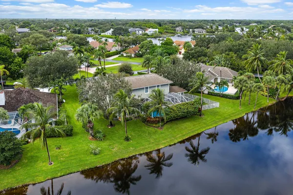 $1,850,000 | 18647 Southeast Lakeside Way, Jupiter, FL 33469