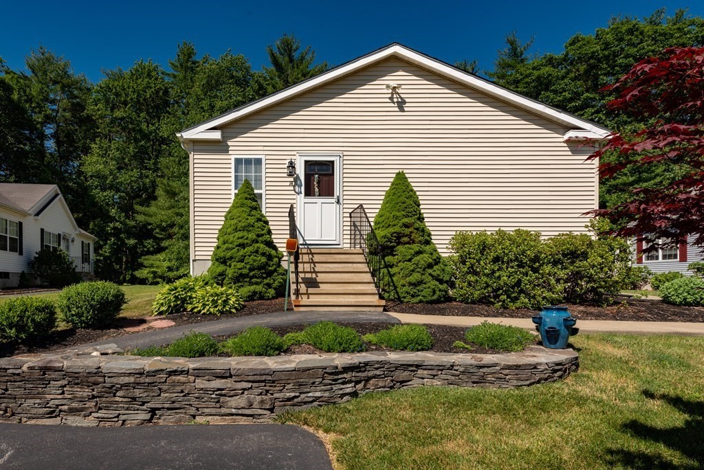 14 Mountain Ash Road, Unit 14 East Bridgewater, MA 02333 - Photo 4 of 33
