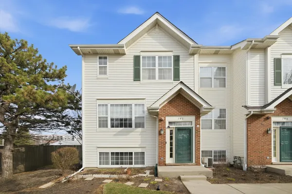 $365,000 | 798 River Walk Drive, Wheeling, IL 60090