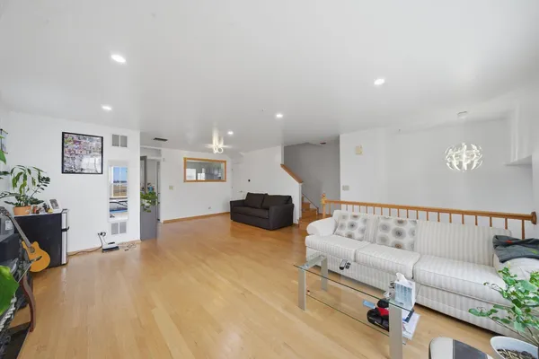 $365,000 | 798 River Walk Drive, Wheeling, IL 60090