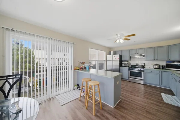 $365,000 | 798 River Walk Drive, Wheeling, IL 60090