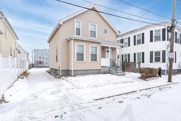 $510,000 | 10 River St Place, Lynn, MA 01905