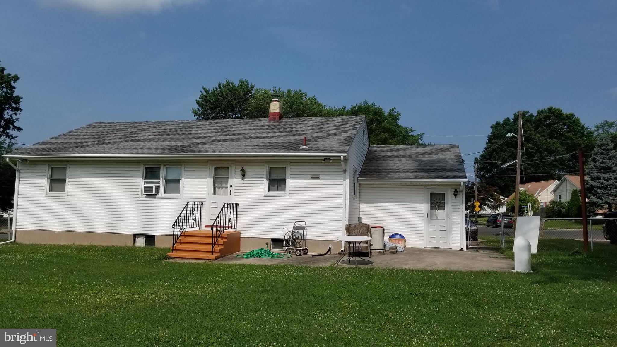 10 Kim Valley Road Hamilton, NJ 08620 - Photo 2 of 17