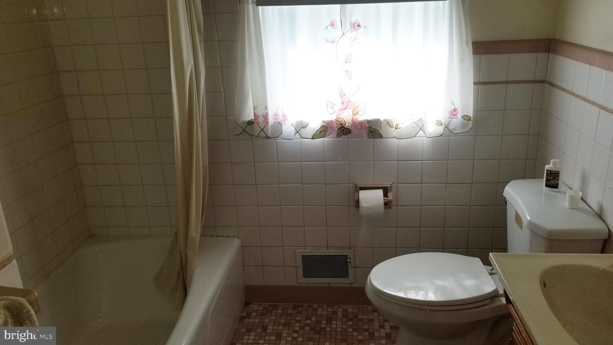 10 Kim Valley Road Hamilton, NJ 08620 - Photo 13 of 17