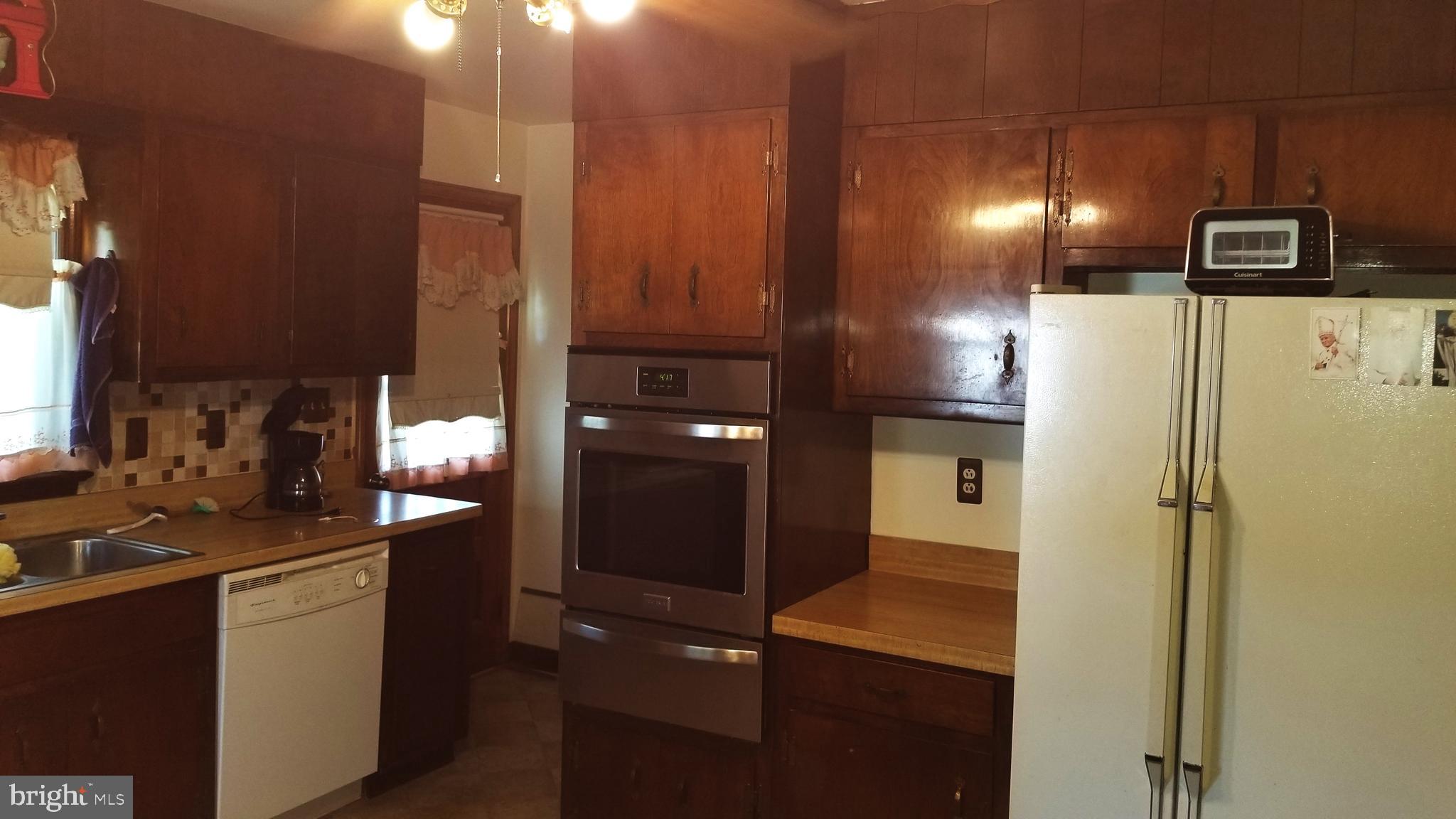 10 Kim Valley Road Hamilton, NJ 08620 - Photo 8 of 17