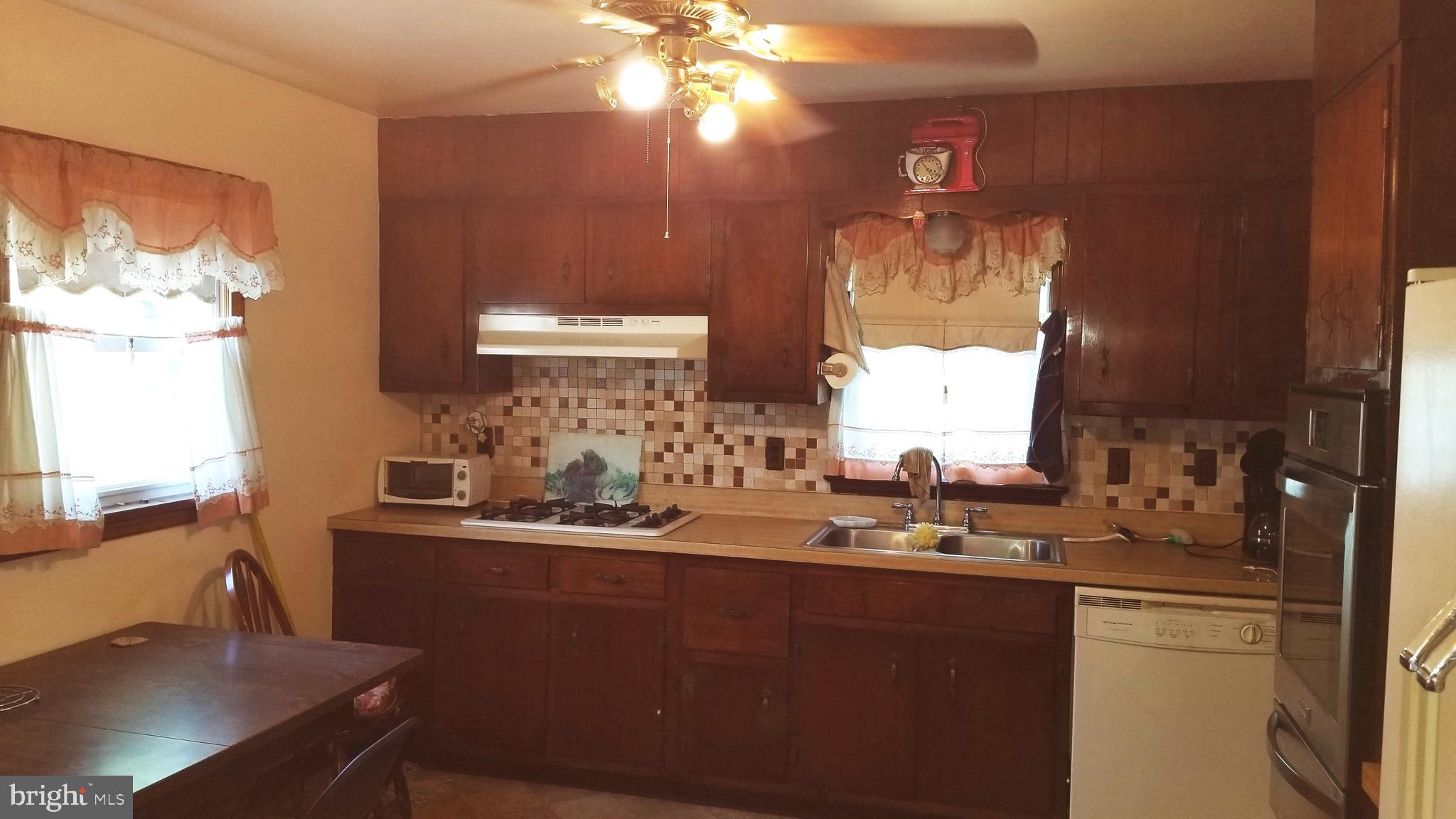 10 Kim Valley Road Hamilton, NJ 08620 - Photo 9 of 17