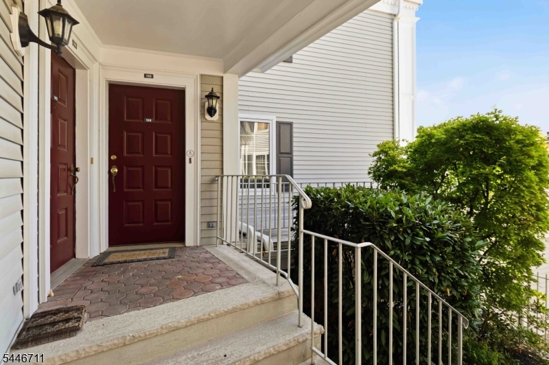 138 Terrace Drive Chatham, NJ 07928 - Photo 3 of 22