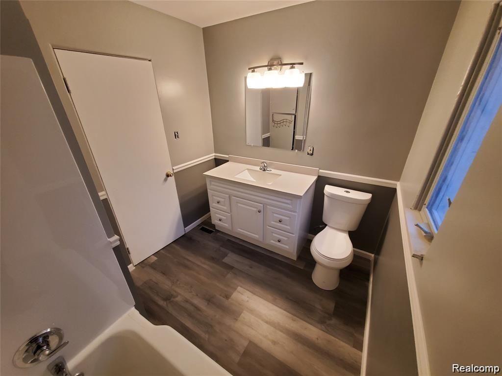 1902 Hampden Road Flint, MI 48503 - Photo 16 of 27 GetMedia (15).jpg