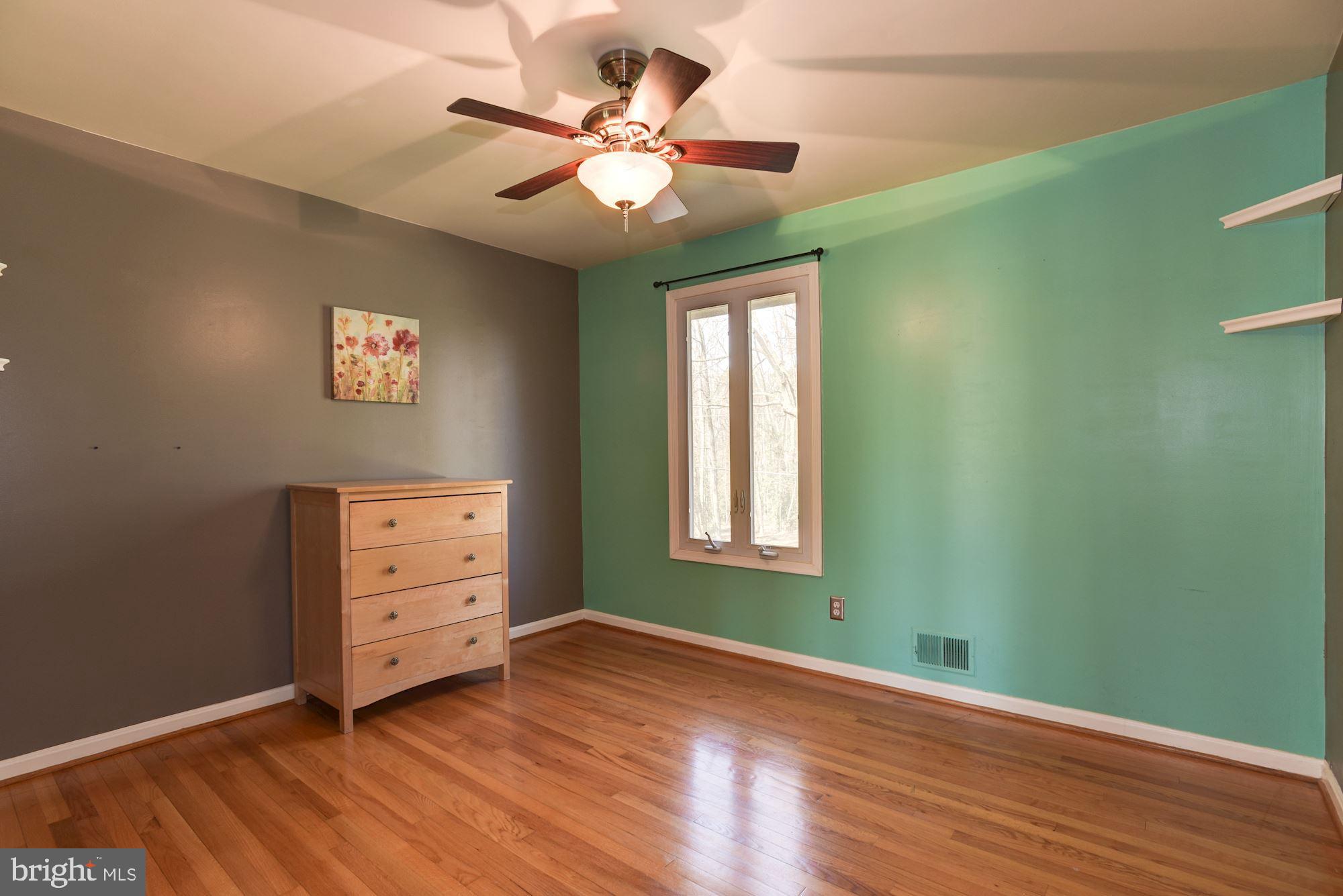 334 Edgewater Road Pasadena, MD 21122 - Photo 14 of 42 Bedroom