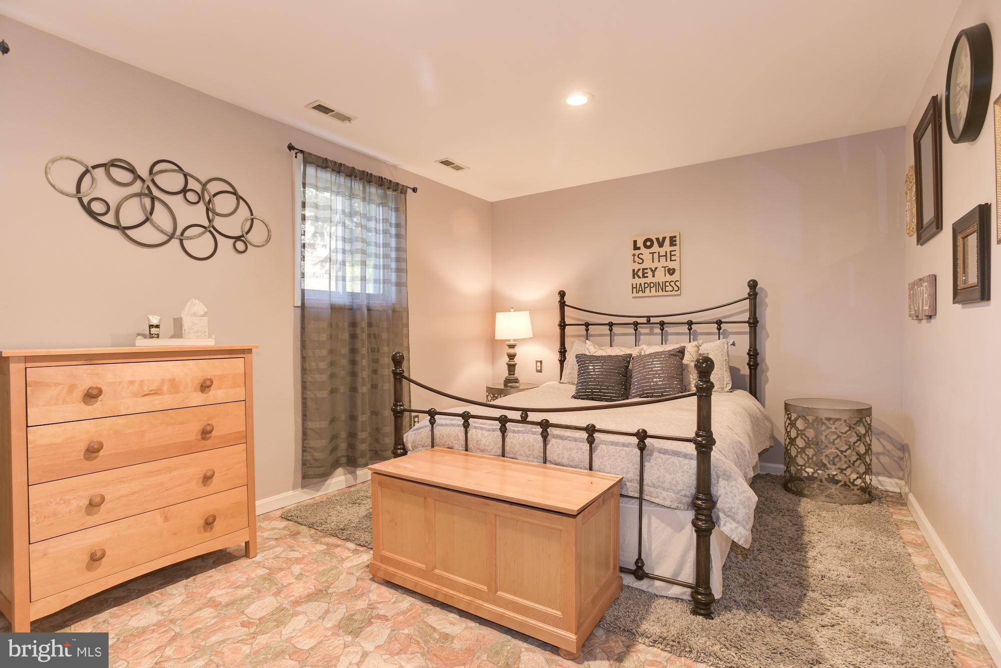 334 Edgewater Road Pasadena, MD 21122 - Photo 24 of 42 Bedroom