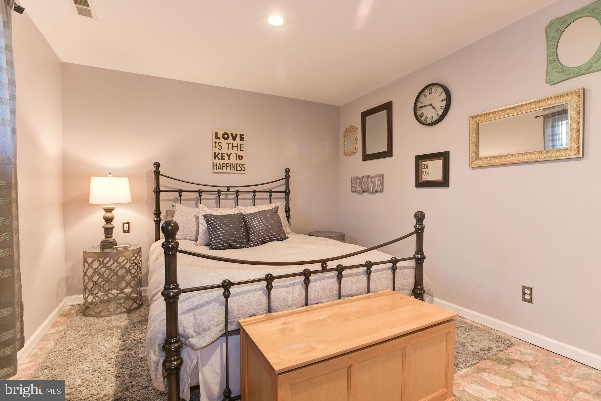 334 Edgewater Road Pasadena, MD 21122 - Photo 25 of 42 Bedroom