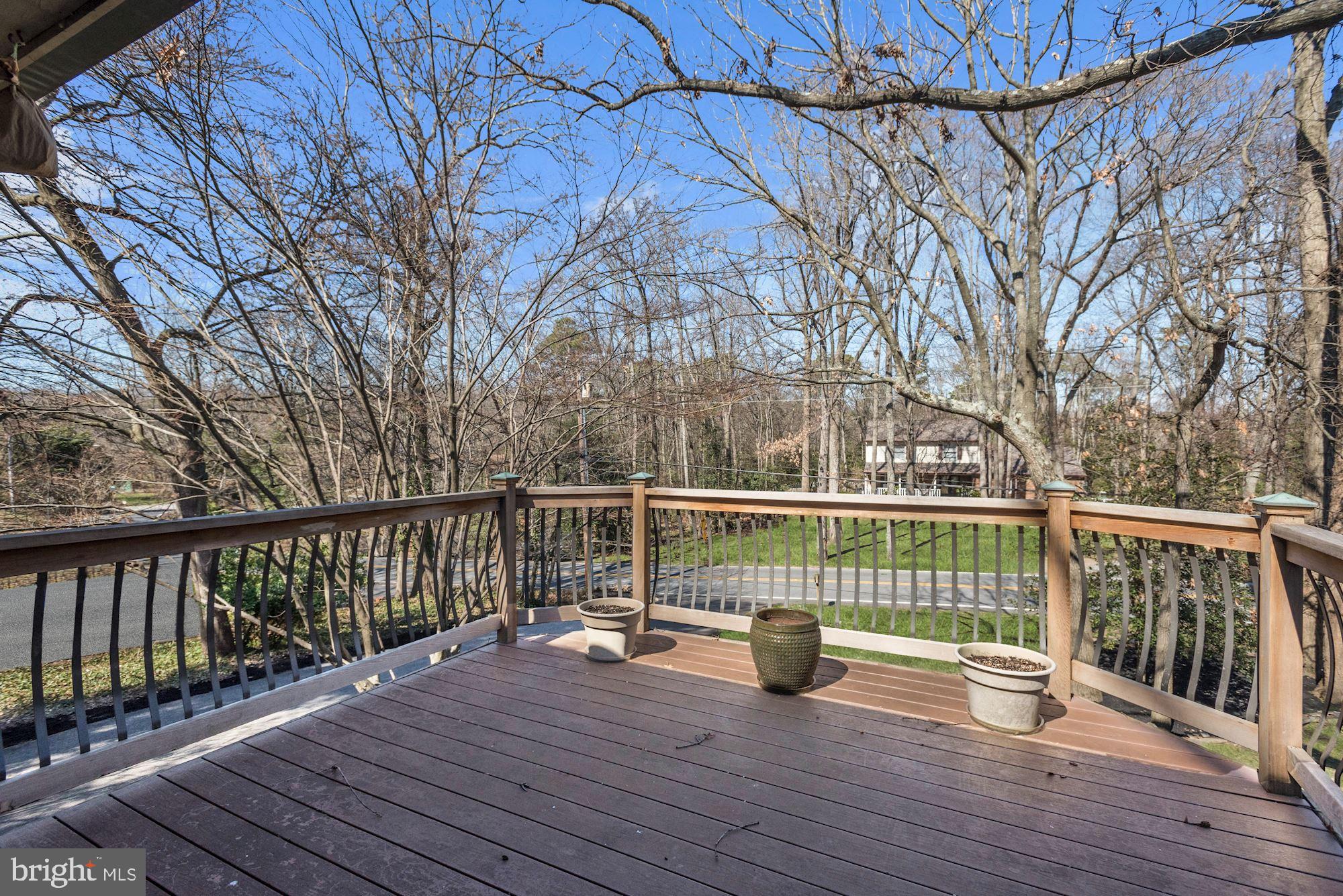 334 Edgewater Road Pasadena, MD 21122 - Photo 27 of 42 Front Deck