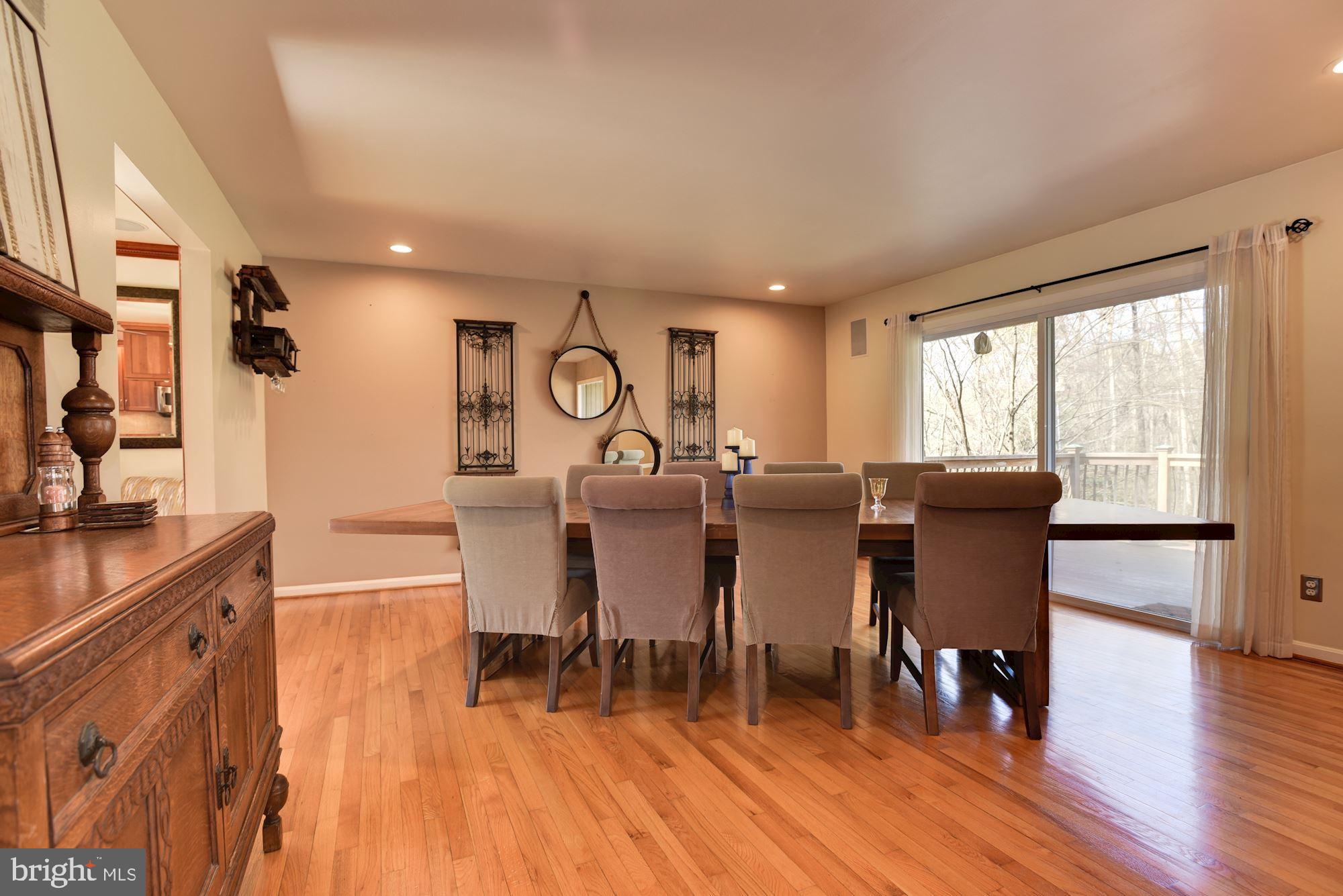 334 Edgewater Road Pasadena, MD 21122 - Photo 3 of 42 Living Room